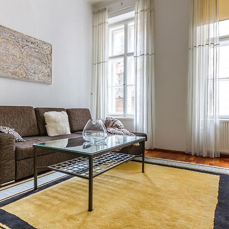 Newly Renovated Apartment In The Old Town 布拉迪斯拉发 外观 照片