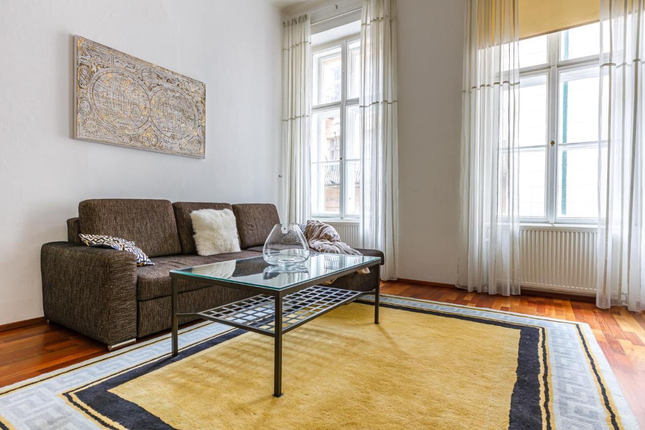 Newly Renovated Apartment In The Old Town 布拉迪斯拉发 外观 照片