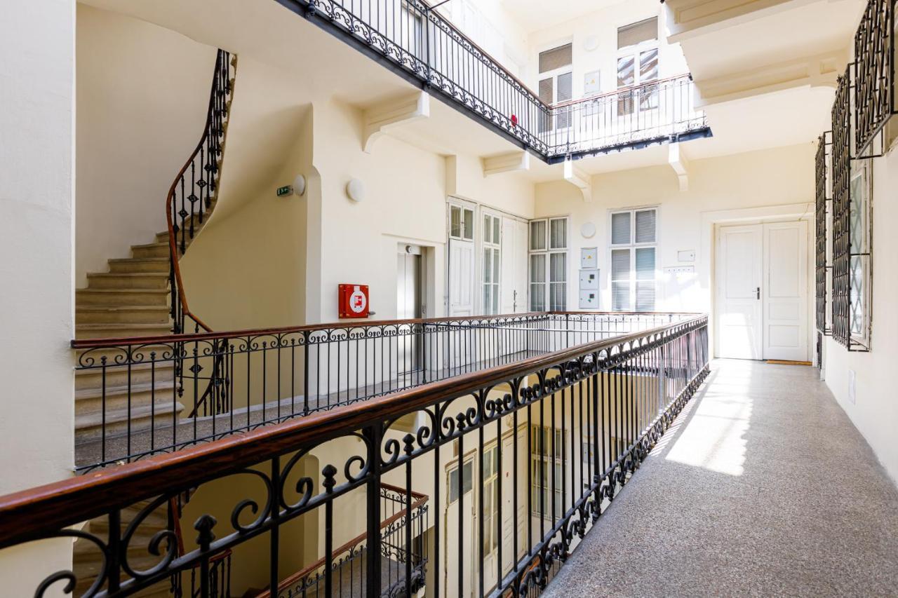 Newly Renovated Apartment In The Old Town 布拉迪斯拉发 外观 照片