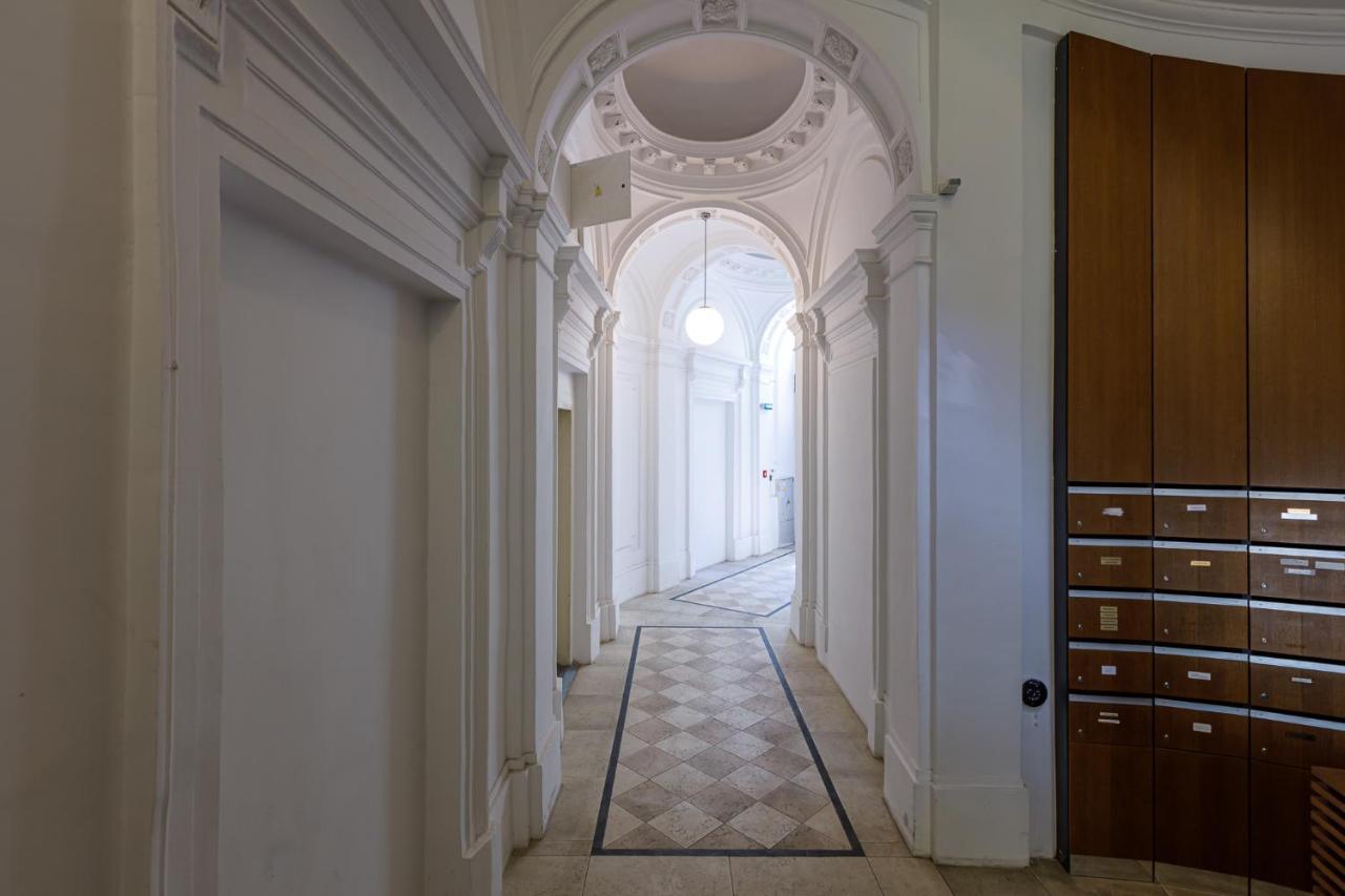 Newly Renovated Apartment In The Old Town 布拉迪斯拉发 外观 照片