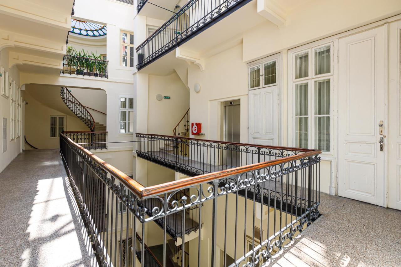 Newly Renovated Apartment In The Old Town 布拉迪斯拉发 外观 照片